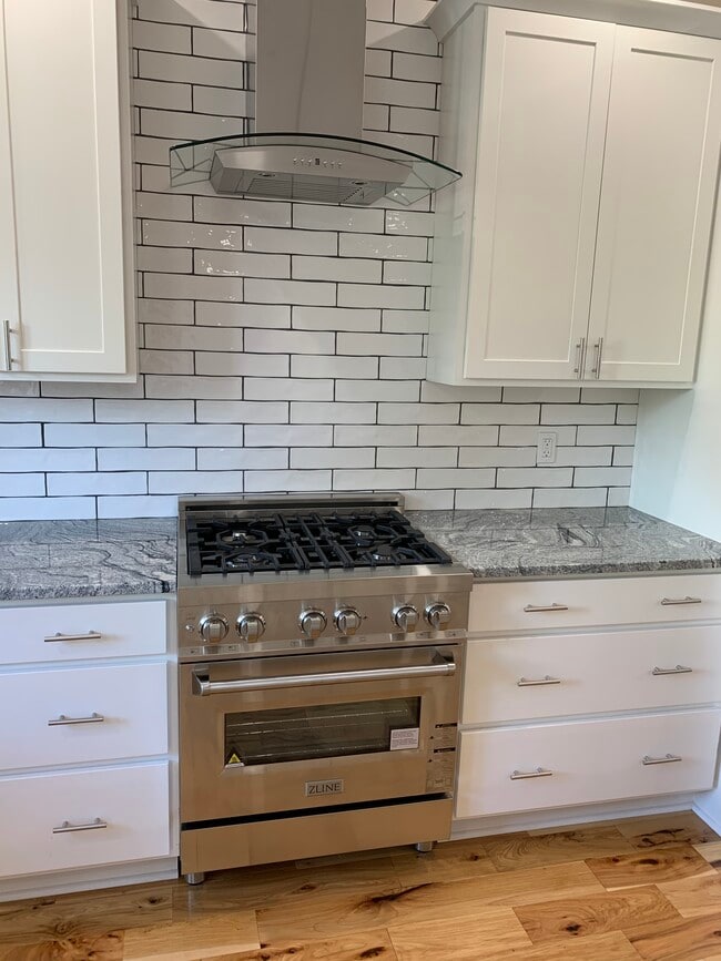 Kitchen - 115 Genesee St
