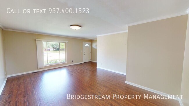 Building Photo - Nice ranch home 3 bedroom, 2 full bath wit...