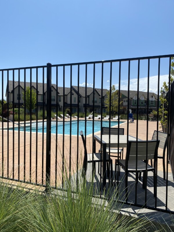 Building Photo - 7323 Ventura Ln