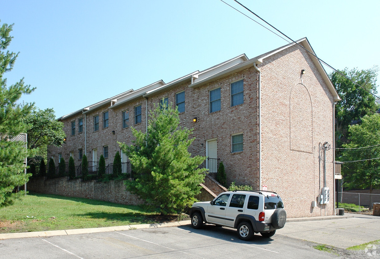 Avalon Apartments in Nashville, TN