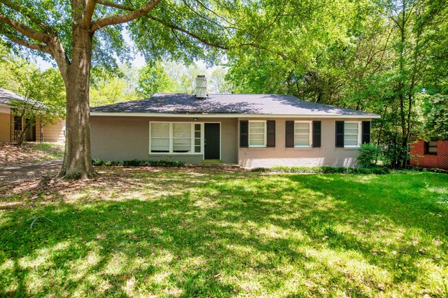 Building Photo - ** 4 Bed 2.5 Bath located in Mcgehee Allen...