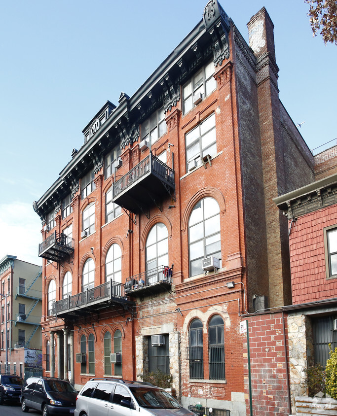Primary Photo - 11 Arion Pl