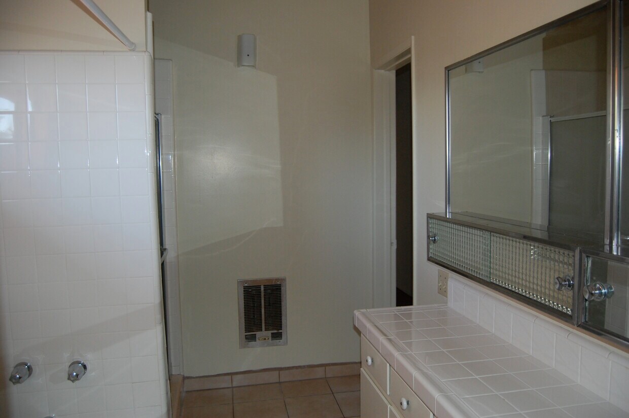 Mikado Apartments, MidCentury Japanese Apartments in Los Angeles, CA