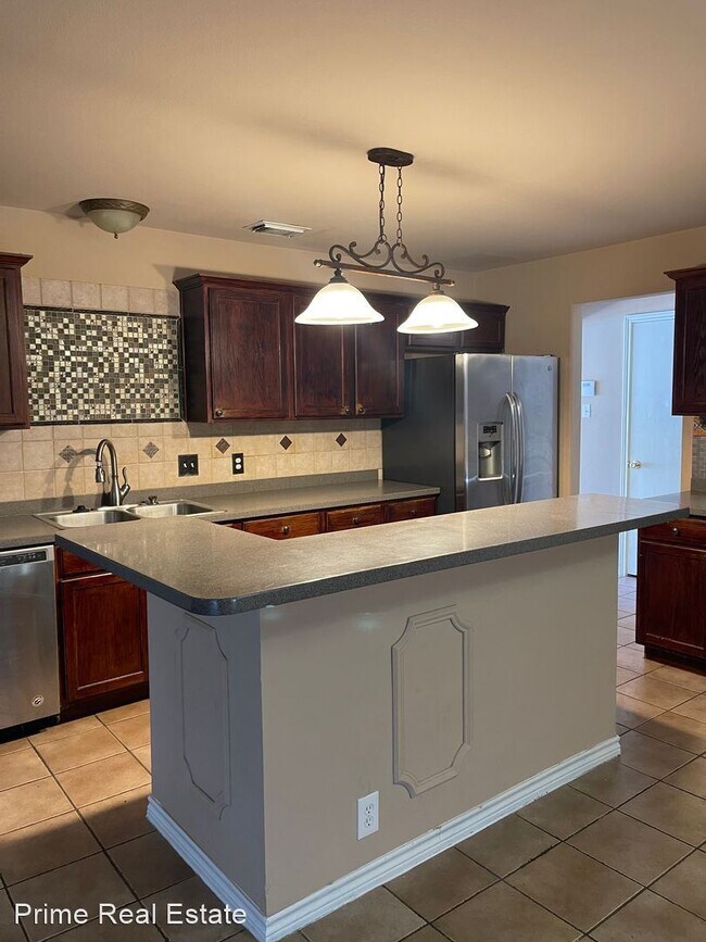 Building Photo - 4 br, 2.5 bath House - 7534 Fort Griffin Dr