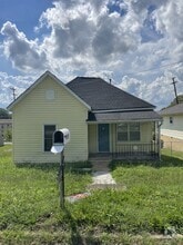 Building Photo - 2019 N Chamberlain Ave
