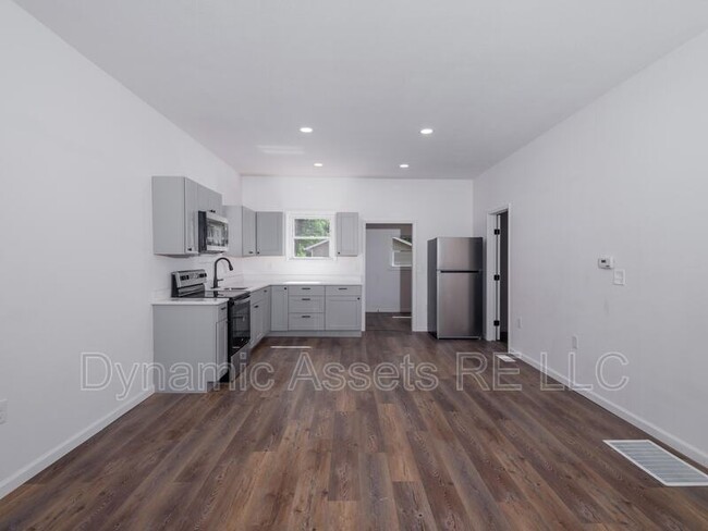 Foto del edificio - 652 E 21st St