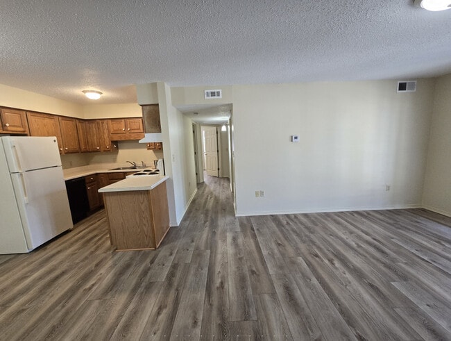 Foto del edificio - Remington Apartments