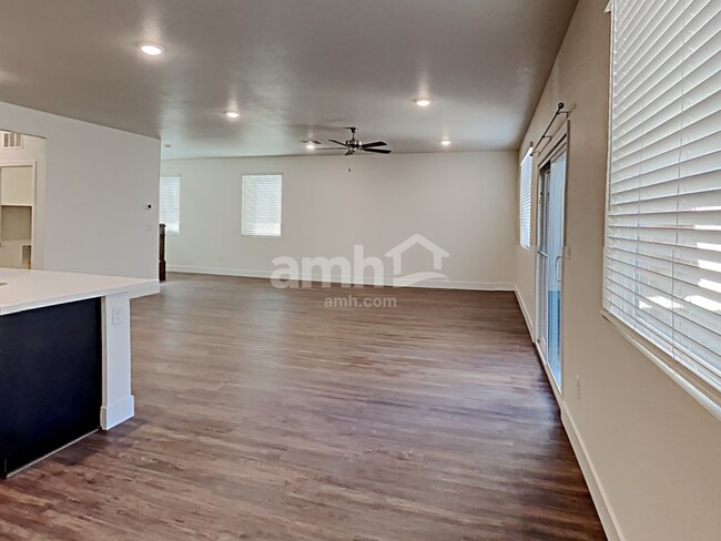Building Photo - 2106 Reaves Way