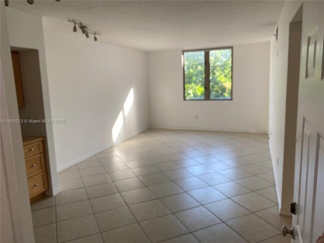 Building Photo - 2630 SW 28th St