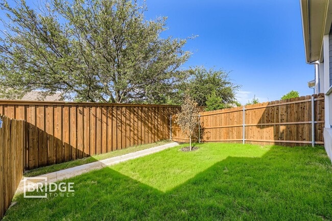 Building Photo - Harwood Plan