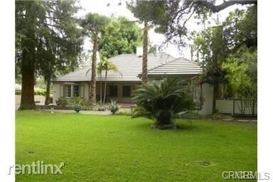 Primary Photo - 4 br, 3 bath House - 290 W Orange Grove Ave