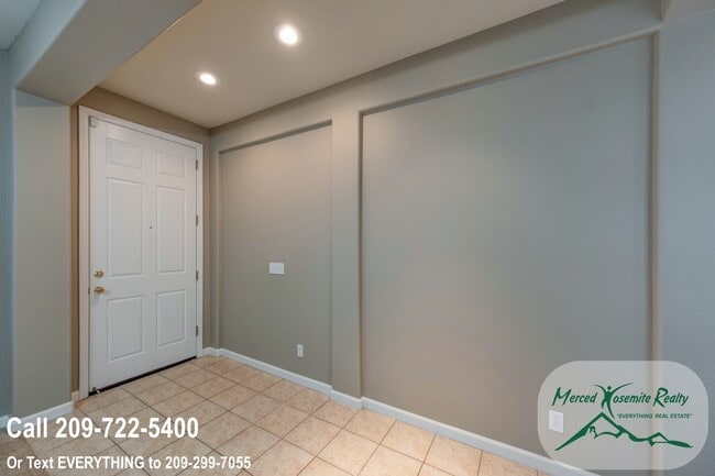 Building Photo - 3841 Tern Ct