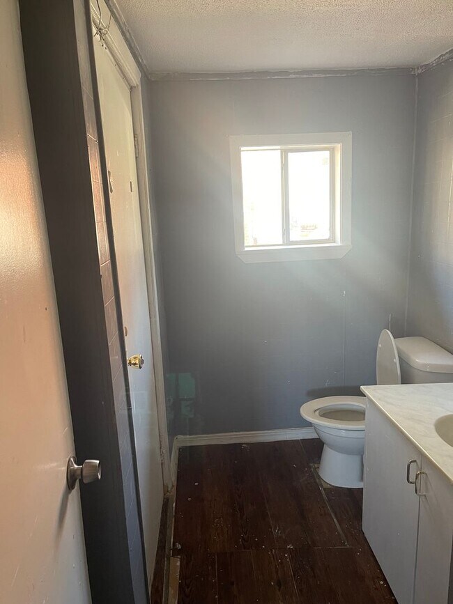 Foto del edificio - 2624 Merwin St