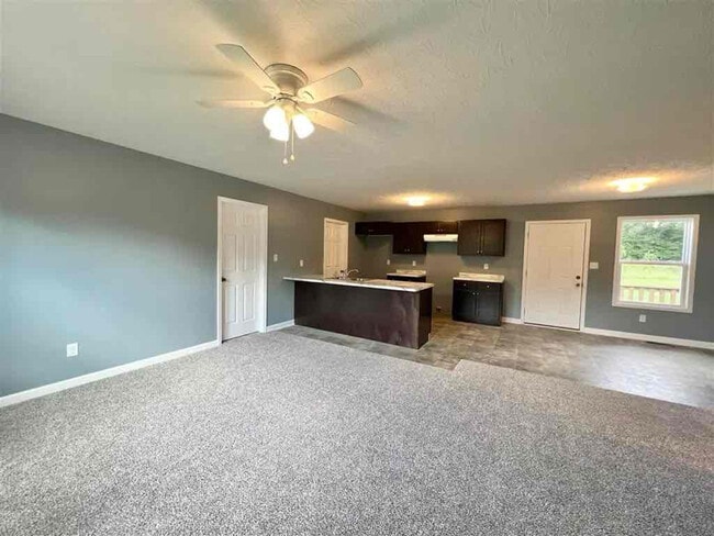 Building Photo - 253 Andrew Cir