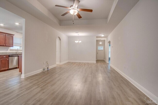 Foto del edificio - 8810 Derby Ln