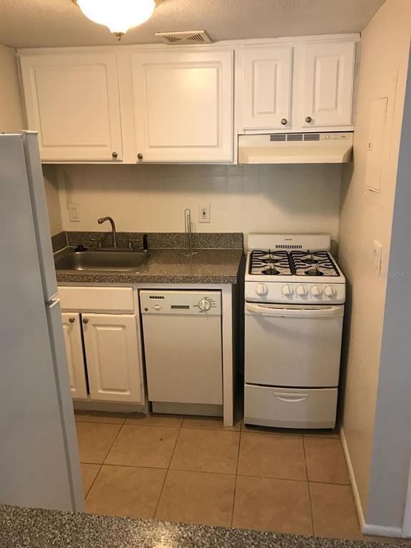 Foto del edificio - 133 Oyster Bay Cir