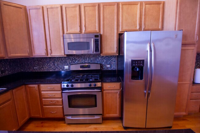 Building Photo - 949 N Willard Ct