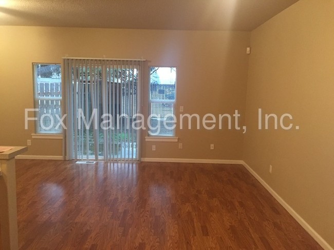 Building Photo - 18136 NE Everett Ct