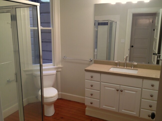Building Photo - 552 Ashbury St
