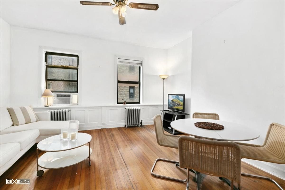 Primary Photo - 305 W 74th St