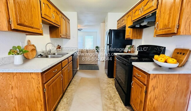 Building Photo - 5933 NE 42nd St