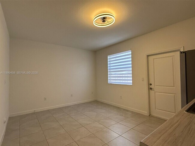 Foto del edificio - 11909 SW 244th St