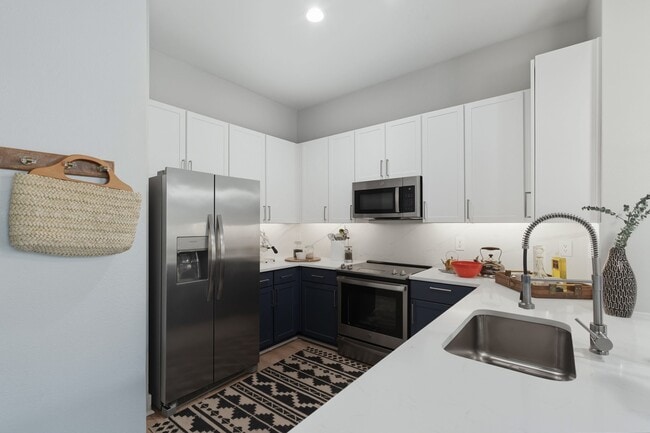 Building Photo - Ambrose