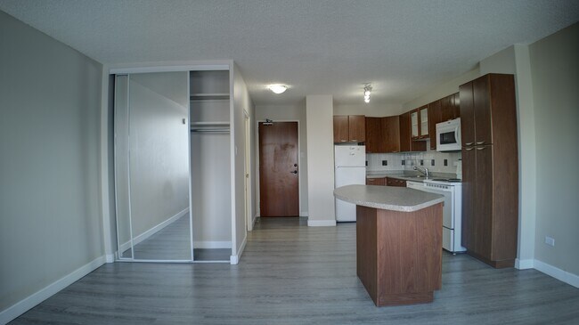 Photo du bâtiment - 11147 Whyte Ave NW