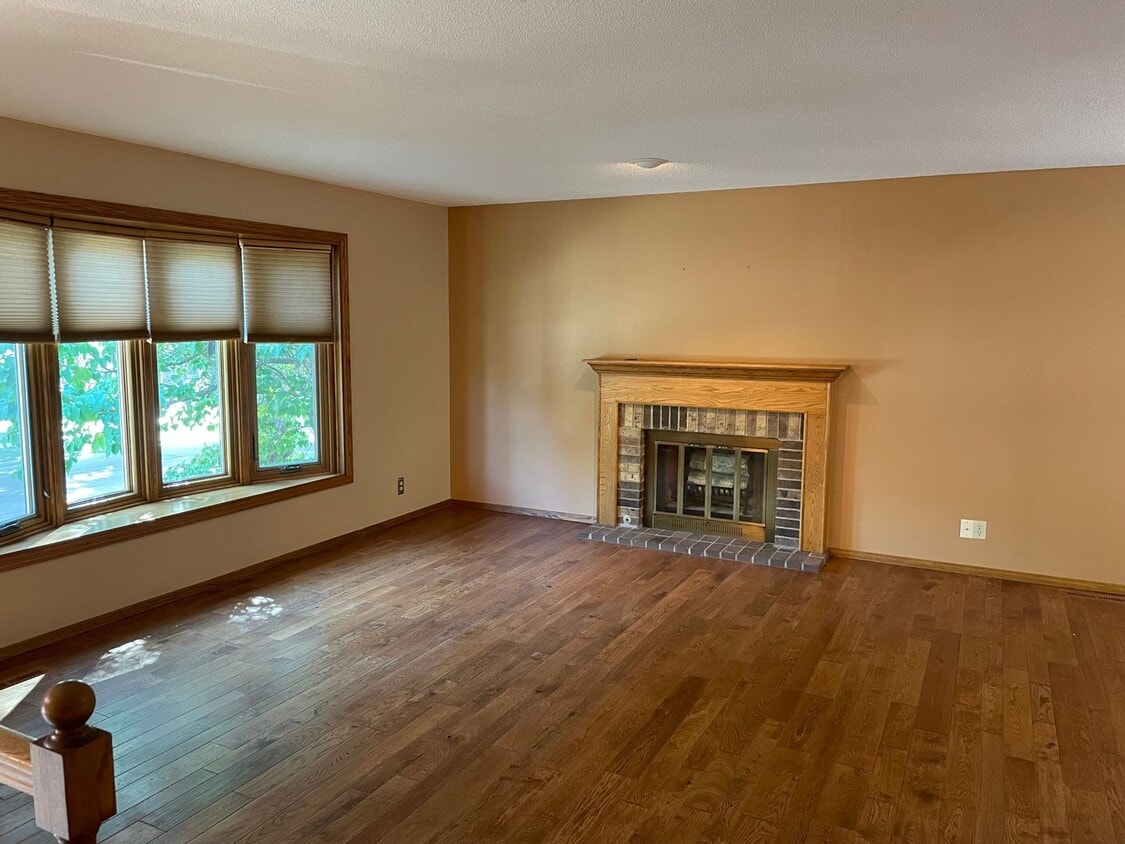 Primary Photo - 2213 S Wellington Ave