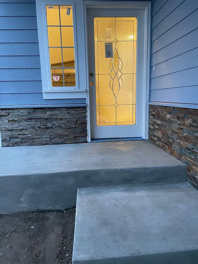 Beautiful front door and entry way. - 2840 Clare Ave