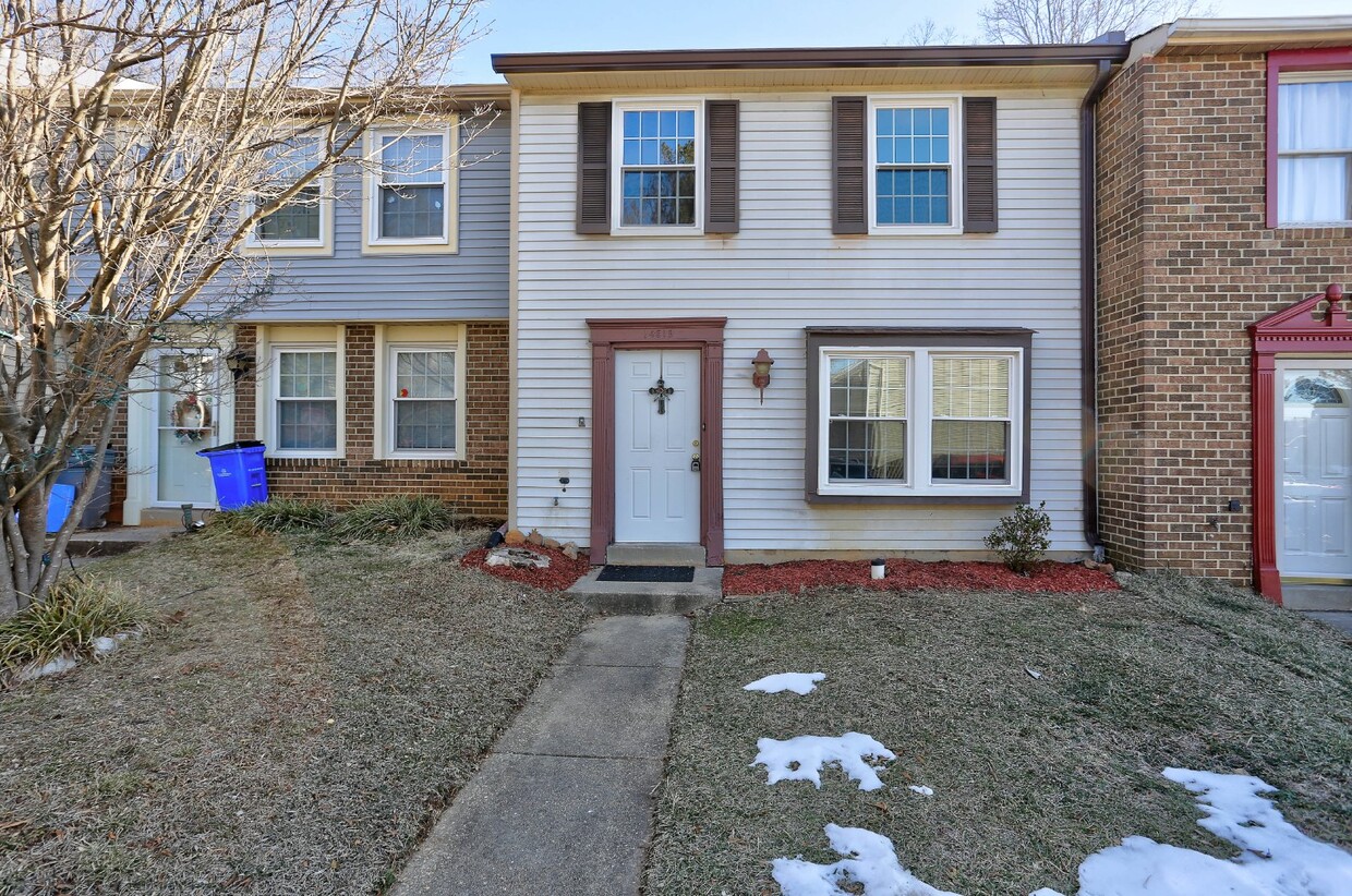 Foto principal - 3BD/1.5BA, Cozy Townhome in Silver Spring.