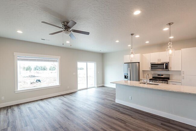 Foto del edificio - 305 Johnson Rd