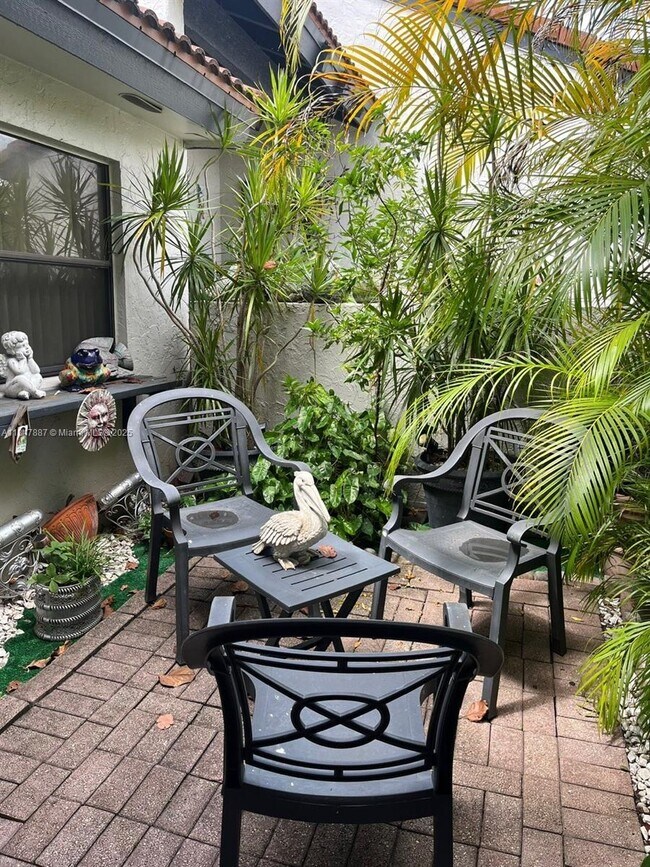 Foto del edificio - 17919 NW 66th Ct