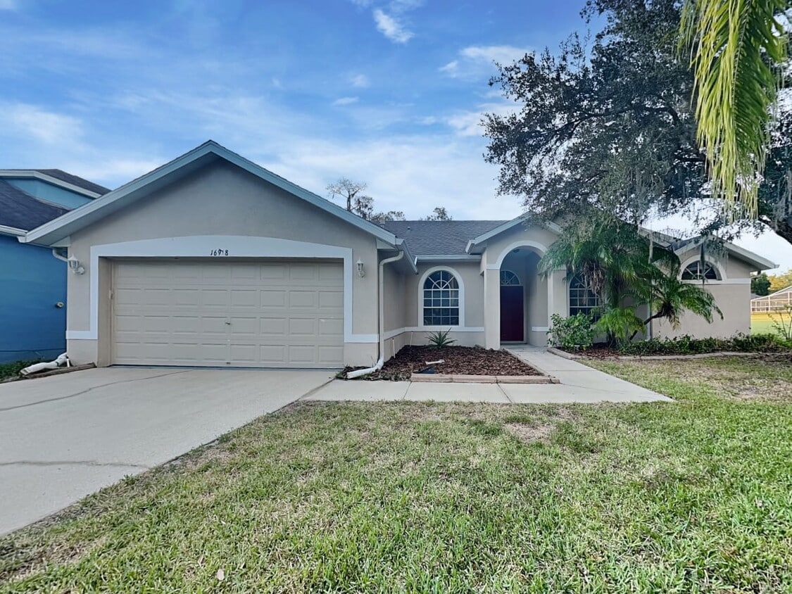 16918 Falconridge Rd House Rental in Lithia, FL