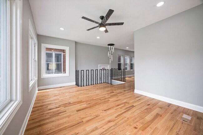 Building Photo - 7010 S Prairie Ave