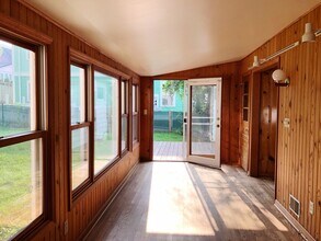 Building Photo - 417 E Hillside Dr