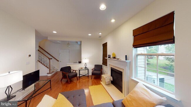 Building Photo - 206 Concord Pl