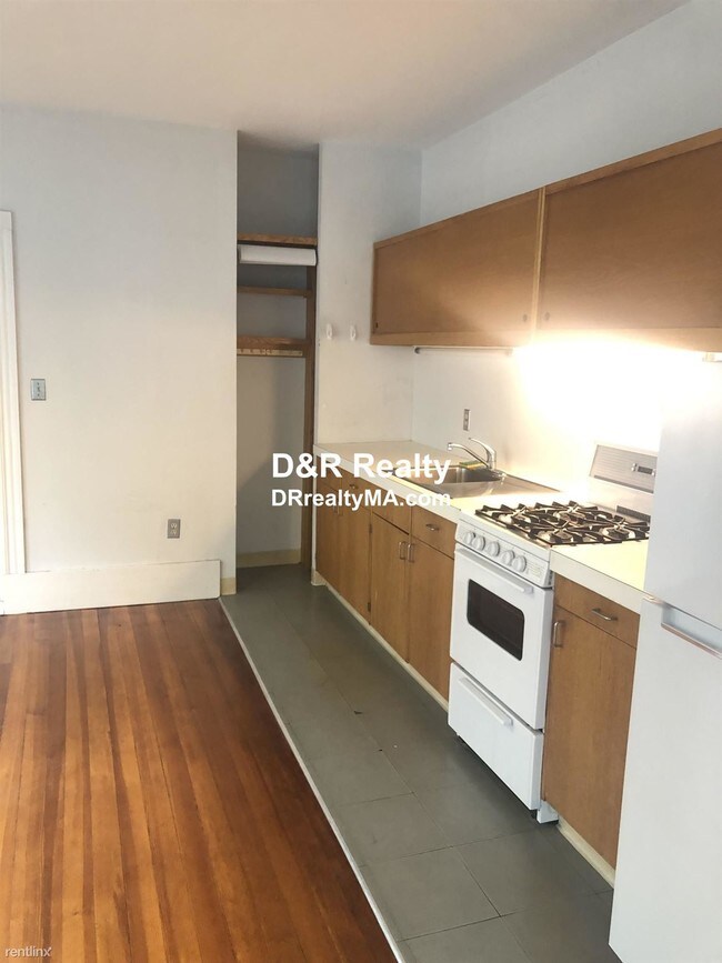 Building Photo - 179 Appleton St