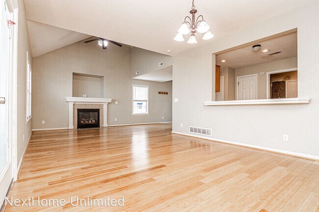 Foto del edificio - 4 br, 3 bath House - 1710 Lydia Lane
