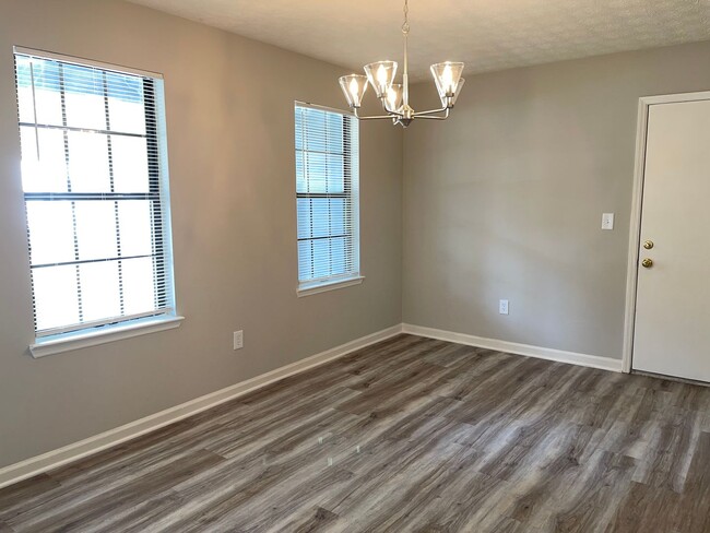 Building Photo - 5870 Sheldon Ct