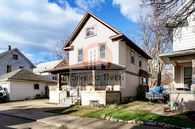 Building Photo - 17 Lucerne Ave