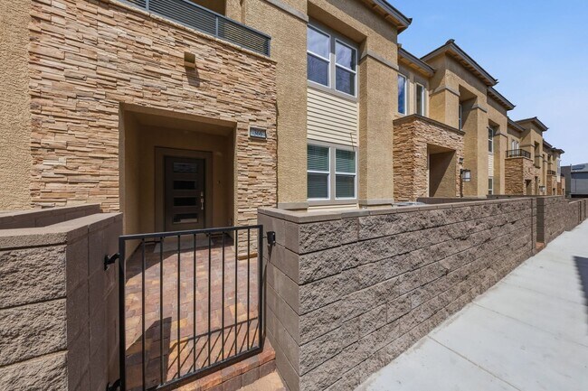 Building Photo - Brand New 3 Bedroom Stylish Henderson Townhome in Black Mountain Ranch