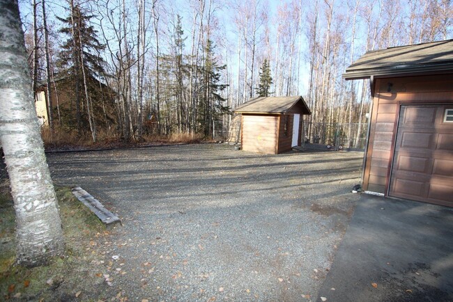 Foto del edificio - 4 Bedroom Chugiak Home on an Acre!