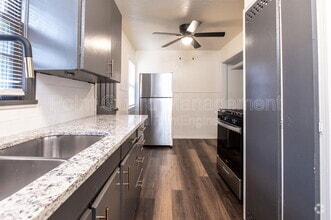 Building Photo - 409 W 31st St S