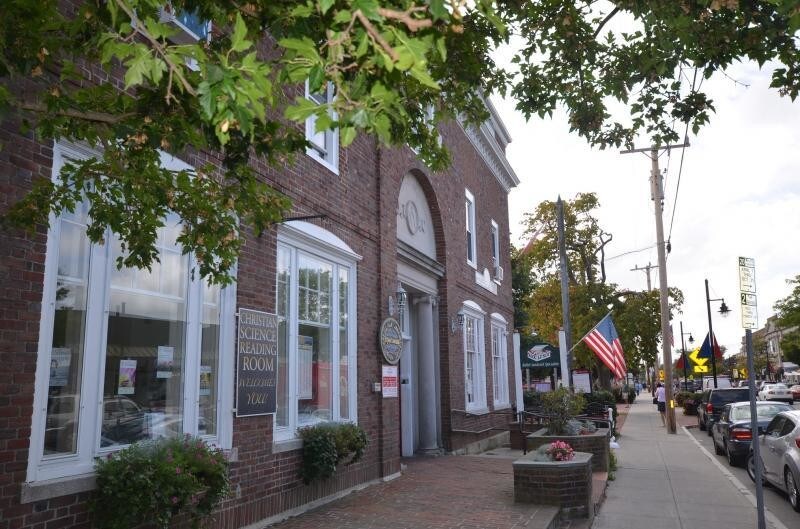 Primary Photo - 357 Main St