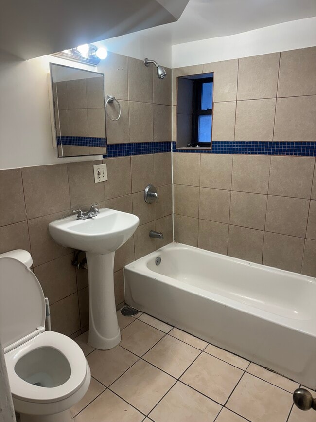 Building Photo - 1941 N Monticello Ave