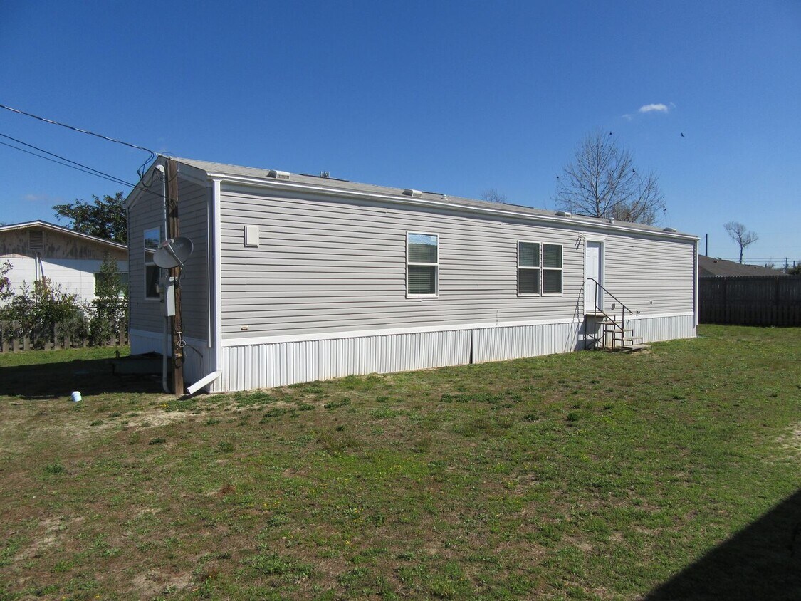 Foto principal - 102 Sims Ave
