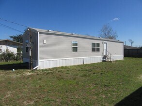 Building Photo - 102 Sims Ave