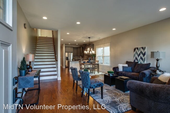 Foto del edificio - 3 br, 3.5 bath House - 6011B California Ave.