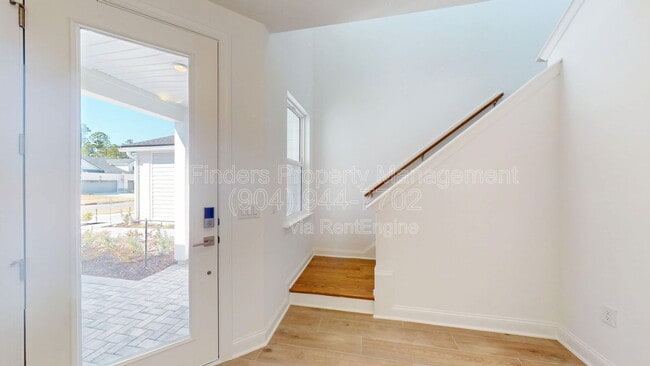 Building Photo - 156 Latham Dr